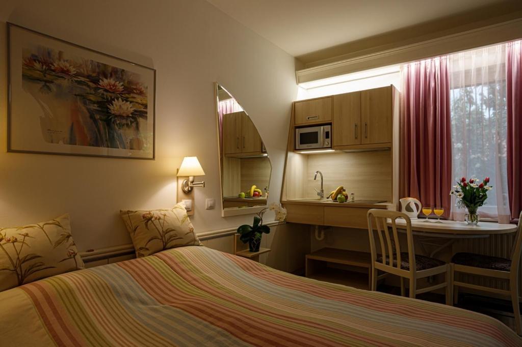 Fabian Panzio Otel Keşkemet Dış mekan fotoğraf